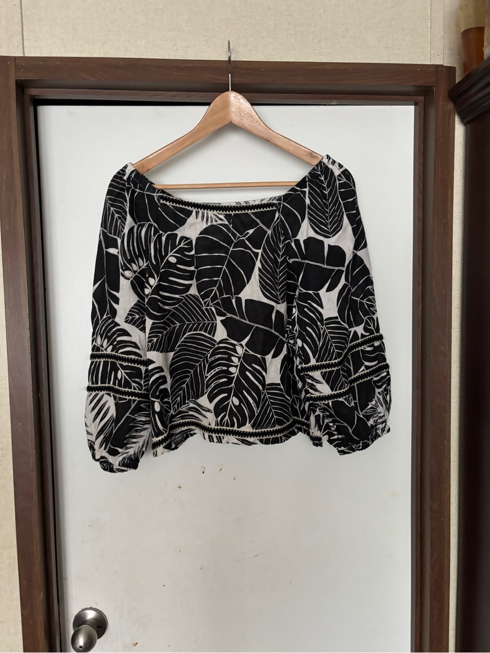 Cynthia Rowley Black and White Peasant Blouse 100% linen